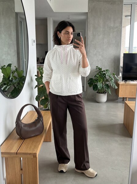 Fiona - Windbreaker Look