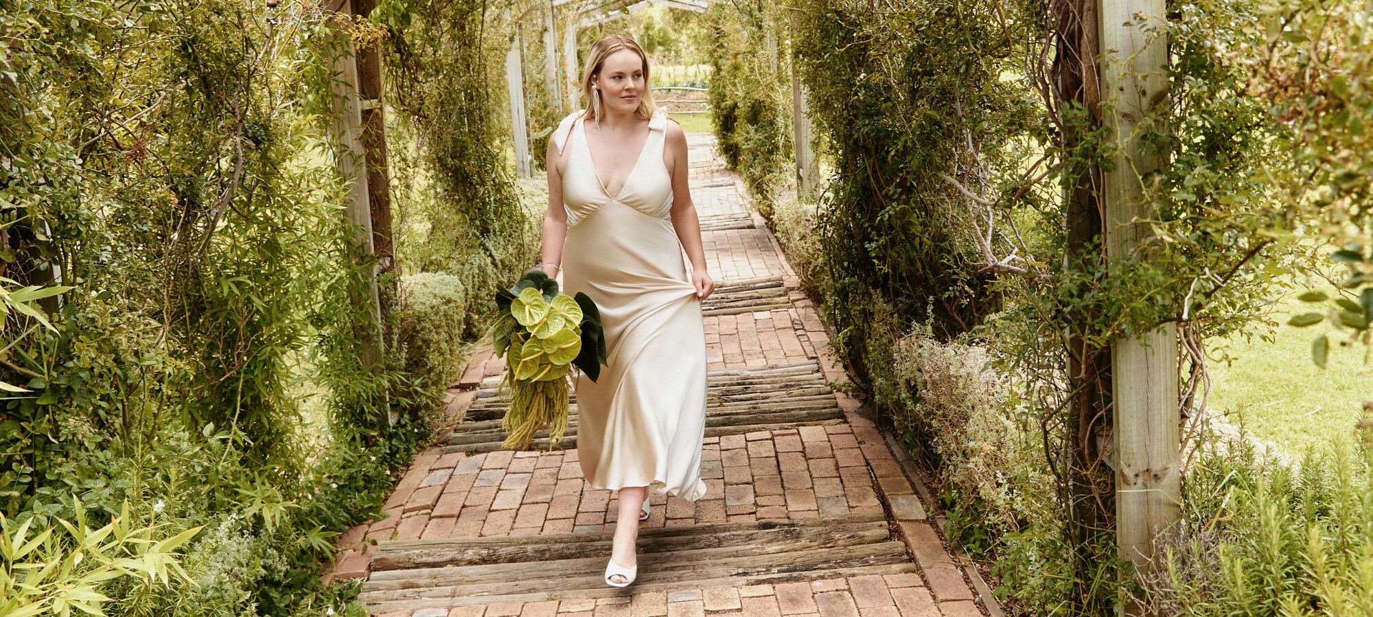 Pentru mirese fericite Siluete elegante