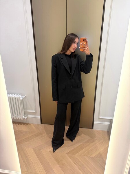 Andrea Trgovčević - Black Suit Mirror Look