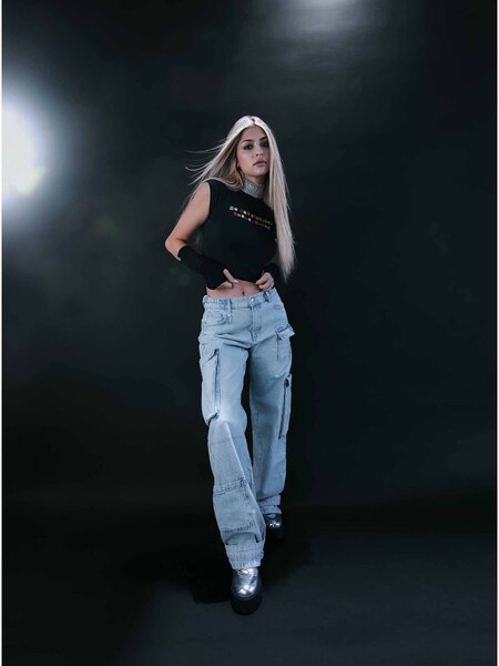 Irina Manea - Cheeky Cargo Jeans Look