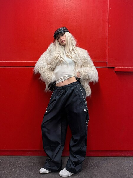 Luca - Beige Shox Z Look by Nike