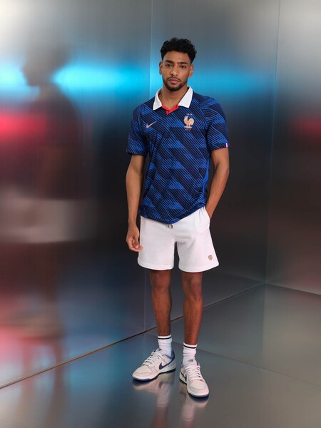 Simo - France Home Jersey Look