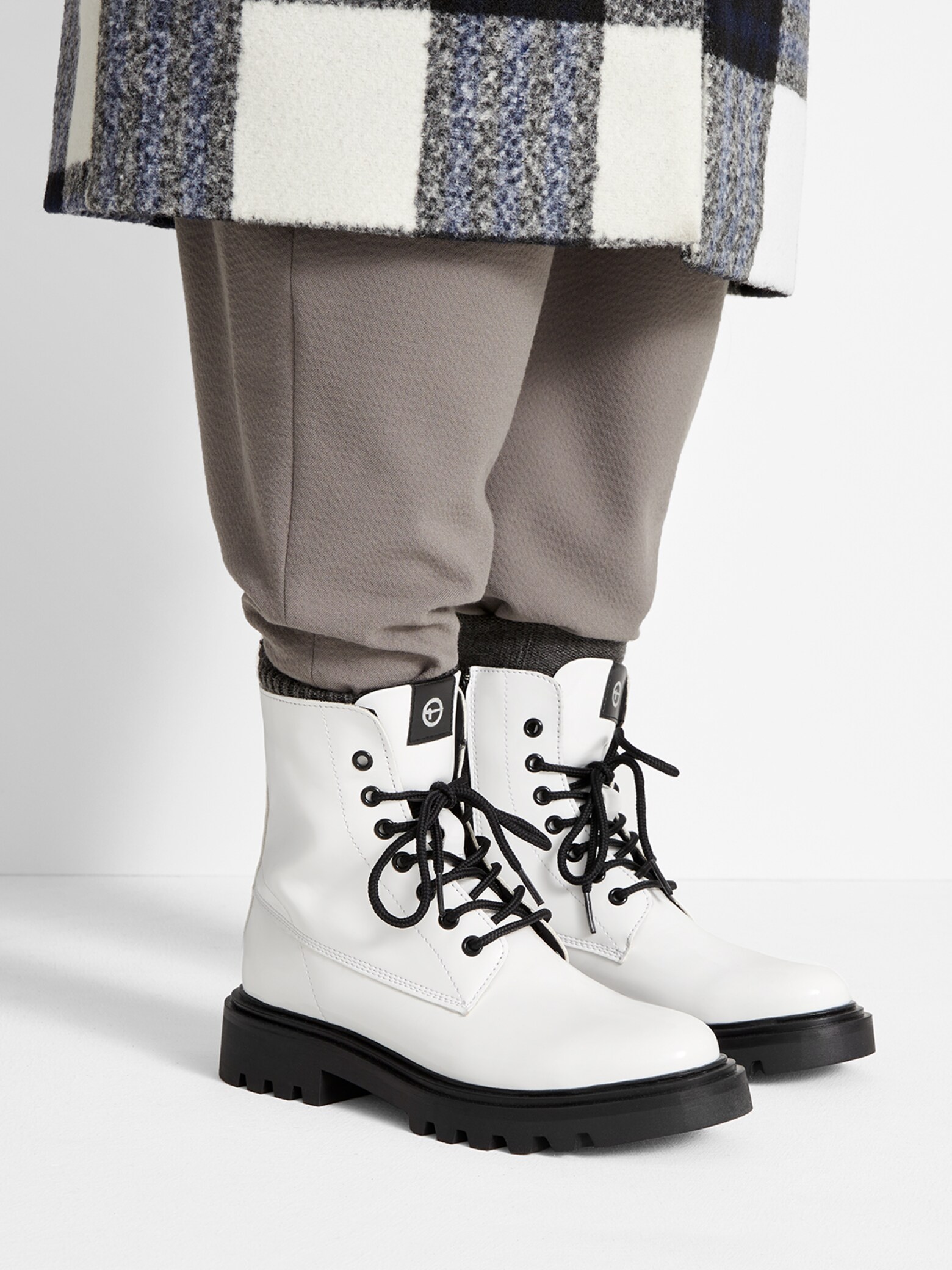 Exclusive Styles Tamaris