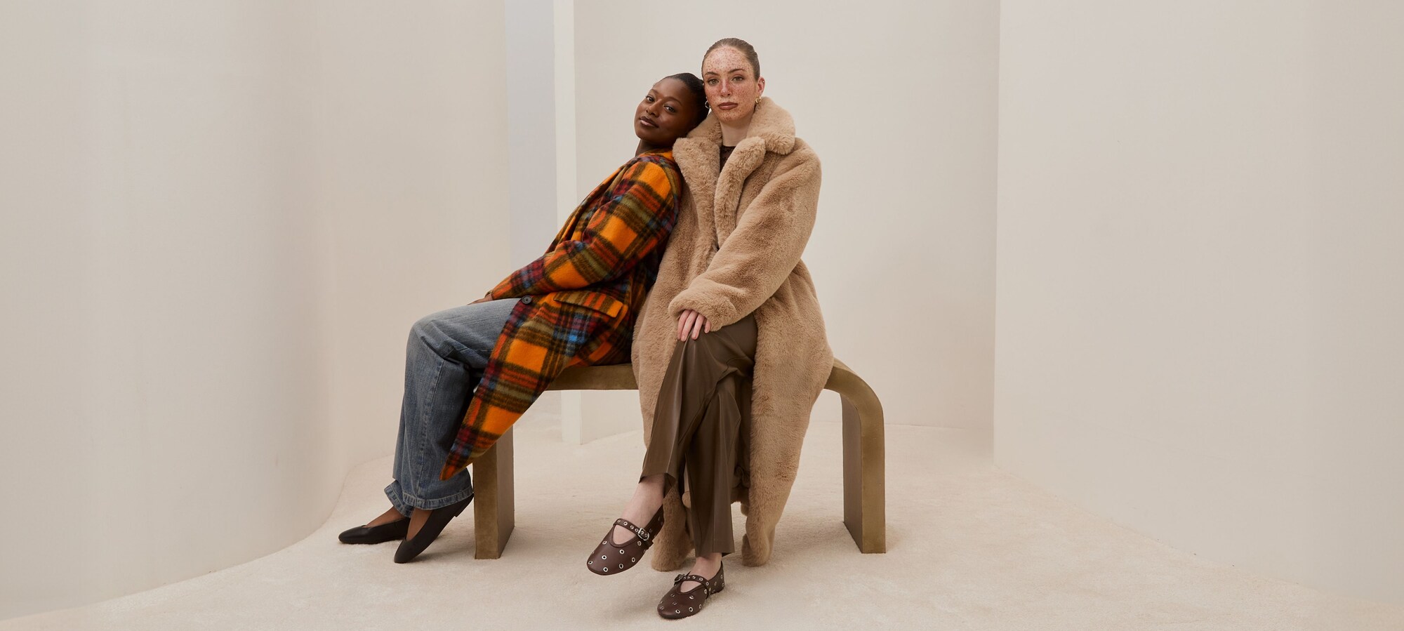 Viskas, tik ne tai, kas nuobodu Paltai žemoms moterims