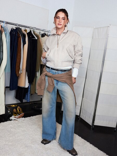 Stefanie Giesinger - Beige Bomber Look by Levi’s®