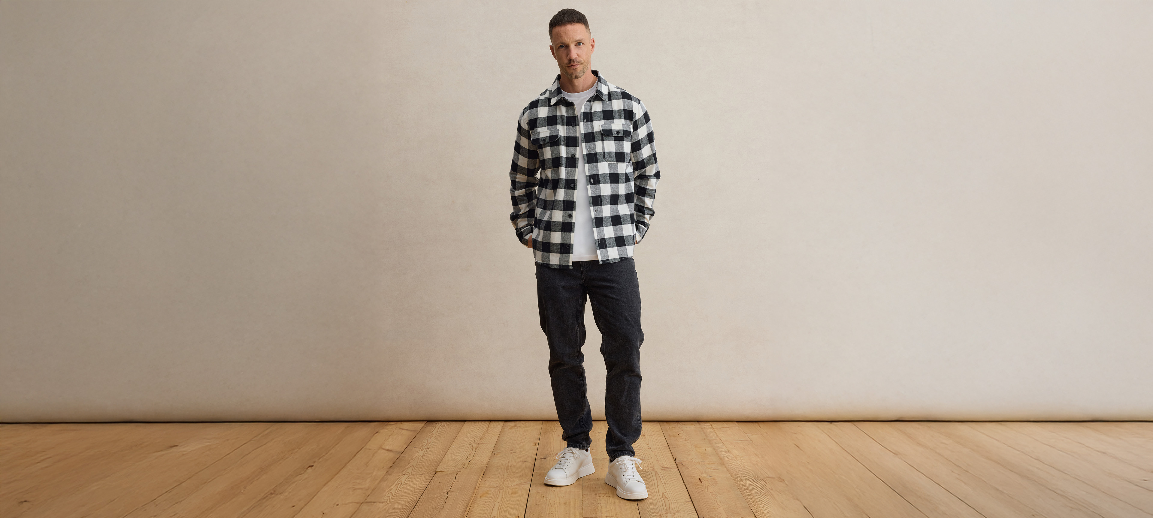 Kur kalnai susitinka su gatvės stiliumi DAN FOX APPAREL