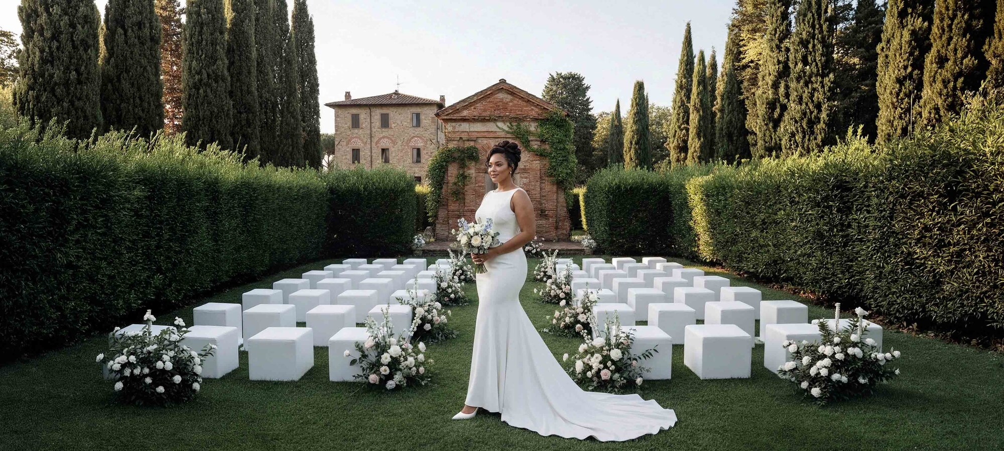 Suloiset siluetit, jotka korostavat luonnollista kauneuttasi Upeita tyylejä kurvikkaille morsiamille