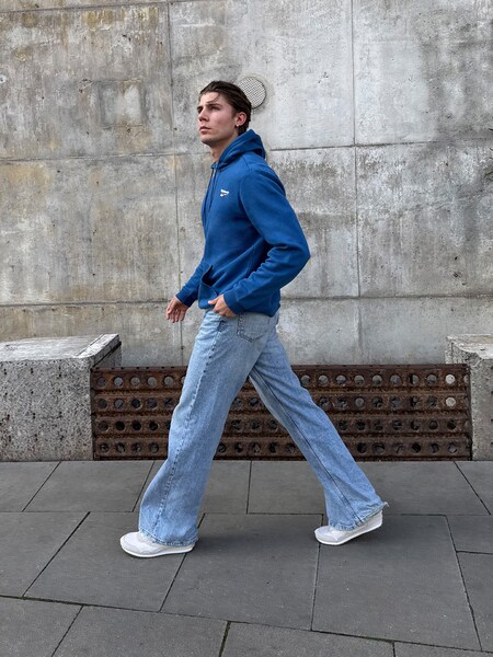 Liam - Blue Sweater Look by Reebok