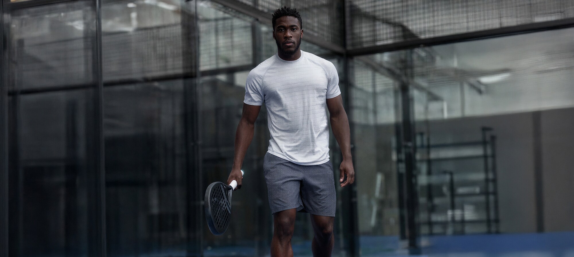 Tvoja oprema za stakleni teren Padel Estetika