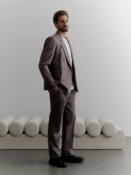 Kevin Trapp - Leger Greige Suit Look