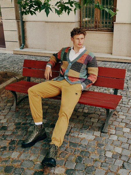Dominik T - Colorful Sweater Look
