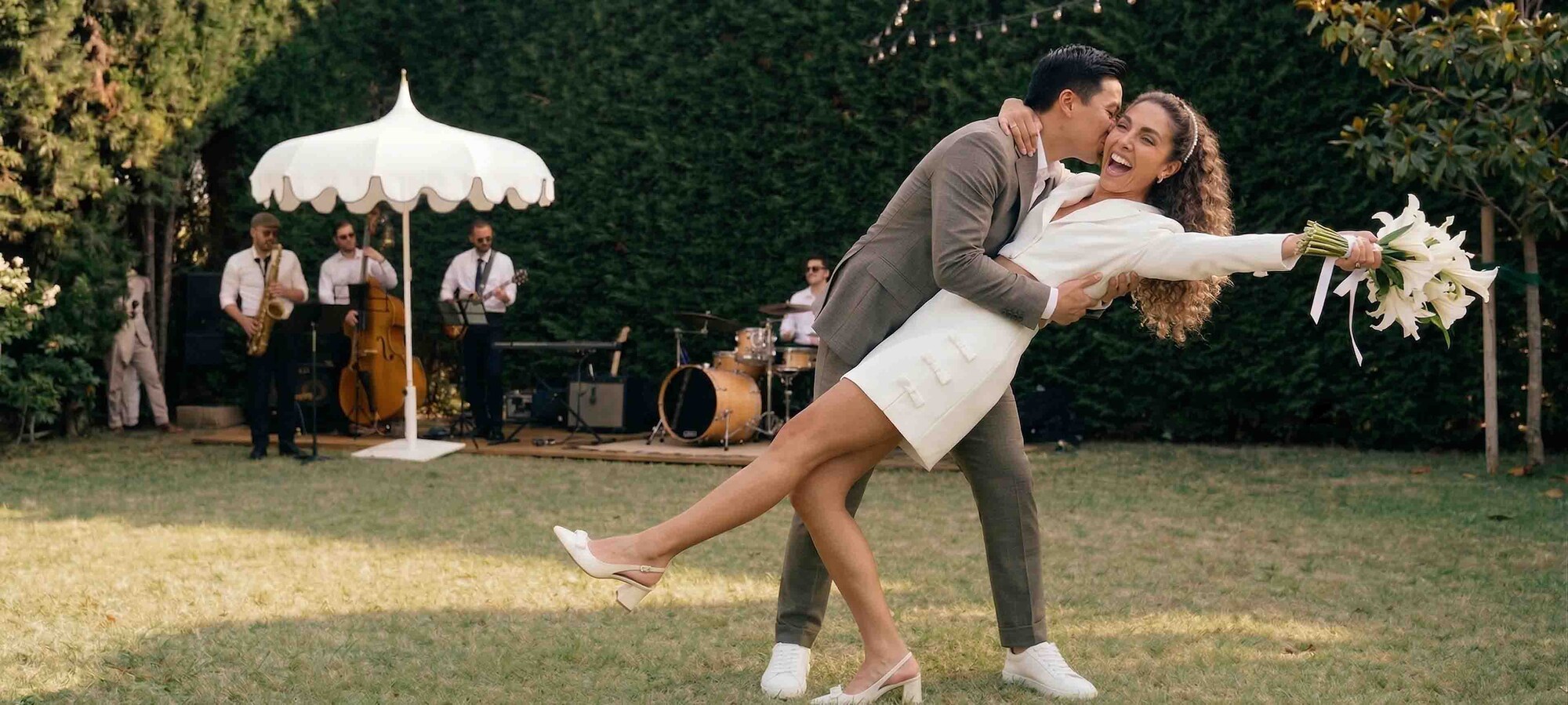 Kostiumėliai, kombinezonai ir kiti stiliai nuotakai Vestuvinių suknelių alternatyvos