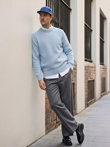 Nick - Blue Sweater Look