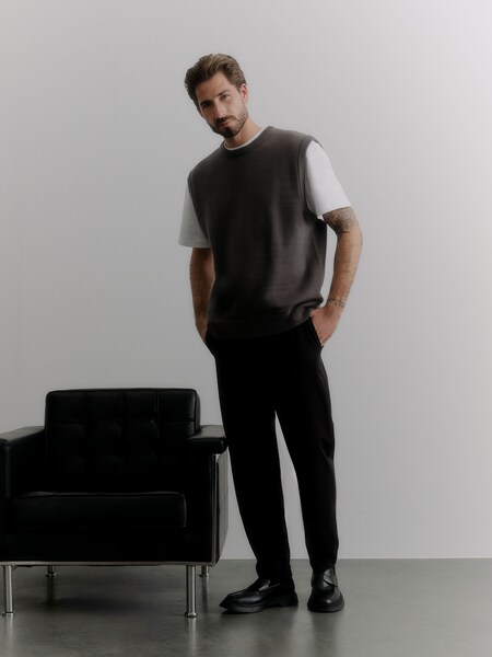 Kevin Trapp - Smart Sweater Vest Look