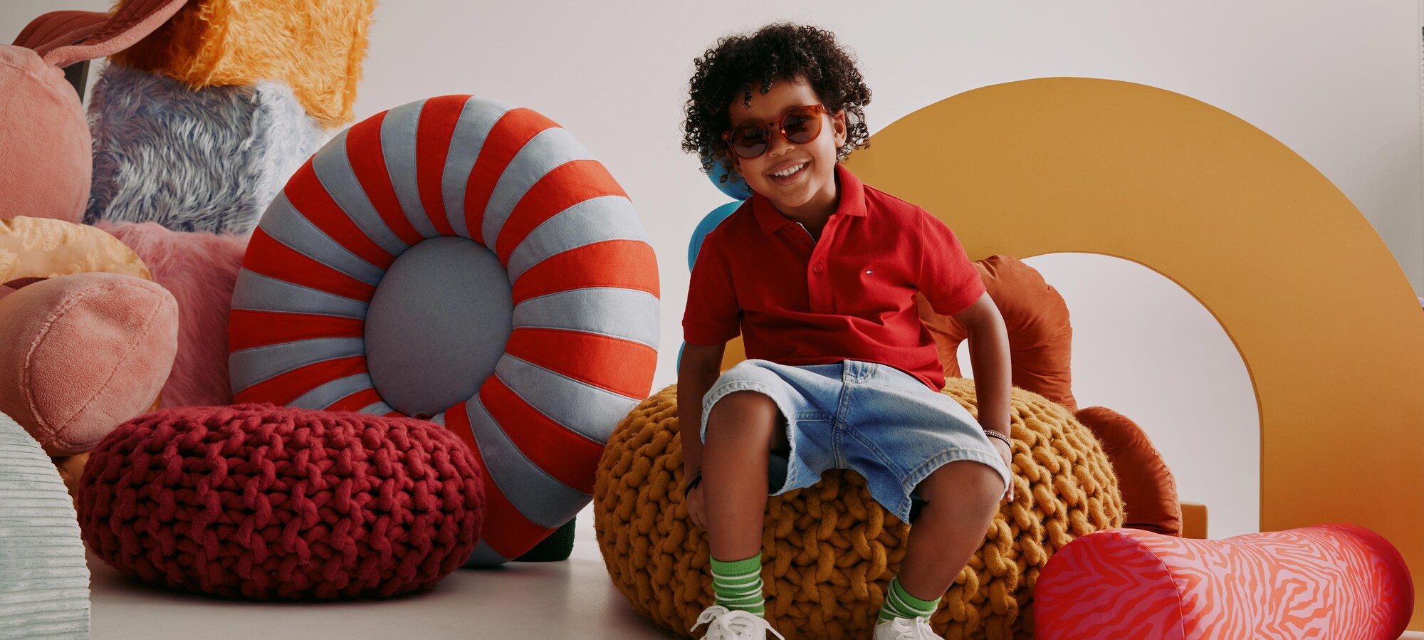 Ilontäyteisiä tyylejä hymyileville lapsille Aurinkoiset vibat