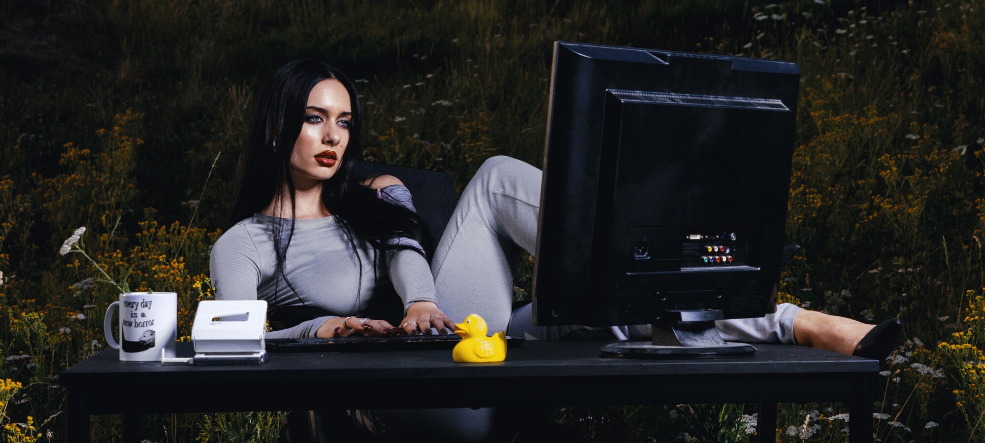 Siren istorijos: virš bangų SHYX co-created by ABOUT YOU