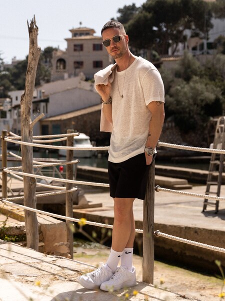 Daniel Fuchs - Simple Comfy Linen Look by DAN FOX APPAREL