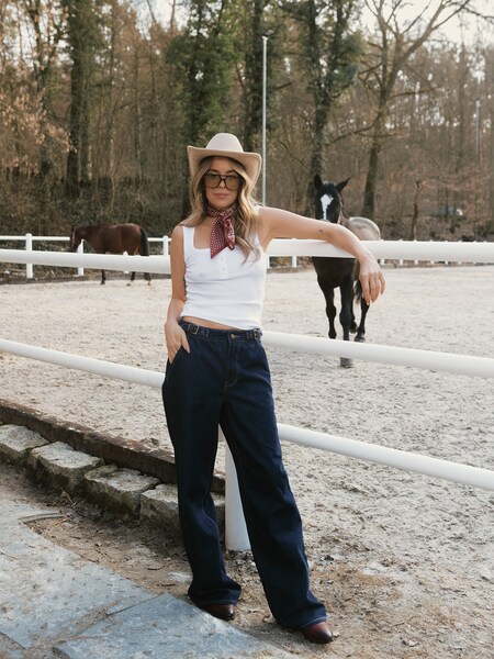 Marina Hoermanseder - Stylish White Top Look