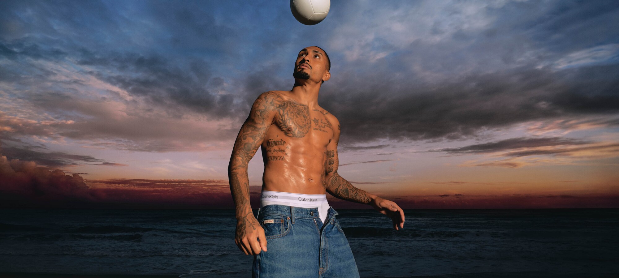 Raphinha uždega troškimą Calvin Klein