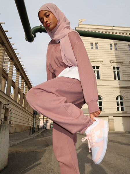 Aziza - Colorful Outdoor Look by Nike