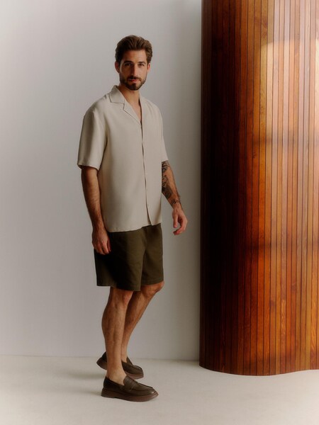 Kevin Trapp - Classic Beige Olive Look