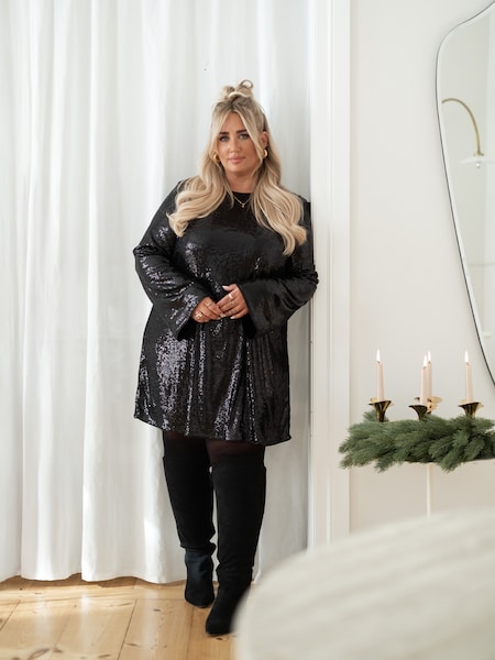 Cita Maass - Festive Sequin Party Look