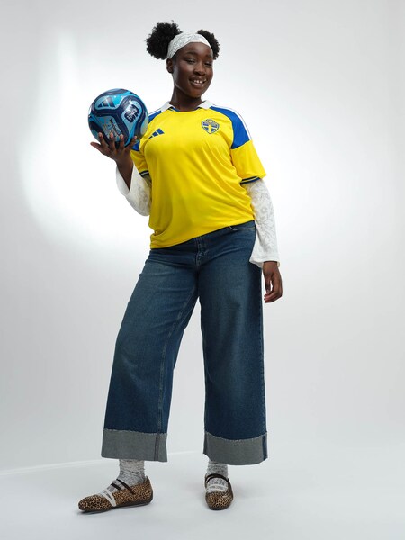 Estel - Sweden Jersey Look