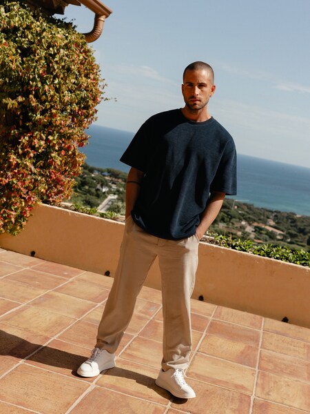 Valentin - Navy T-Shirt & Linen Pants Look