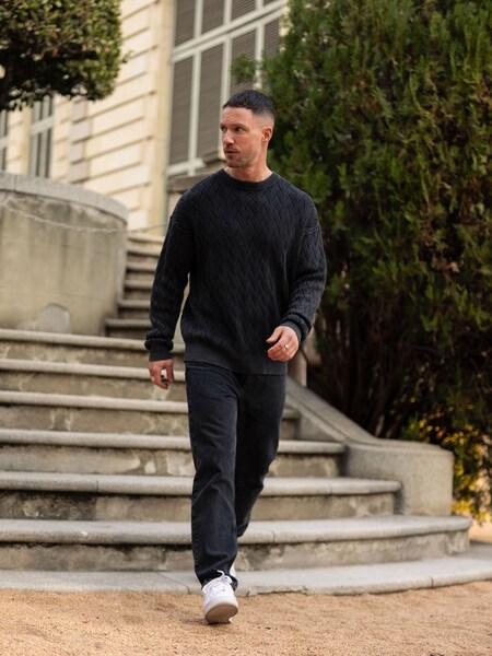 Daniel Fuchs - Black Structured Sweater Look by DAN FOX APPAREL