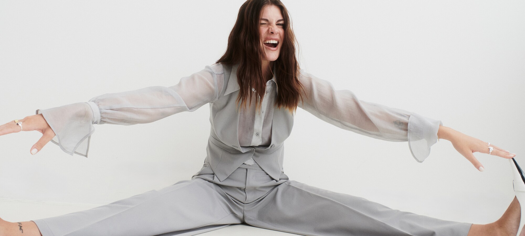 Jarke nijanse, hrabri potezi Laura Giurcanu co-created by ABOUT YOU