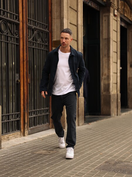 Daniel Fuchs - Simple Navy Shacket Look by DAN FOX APPAREL