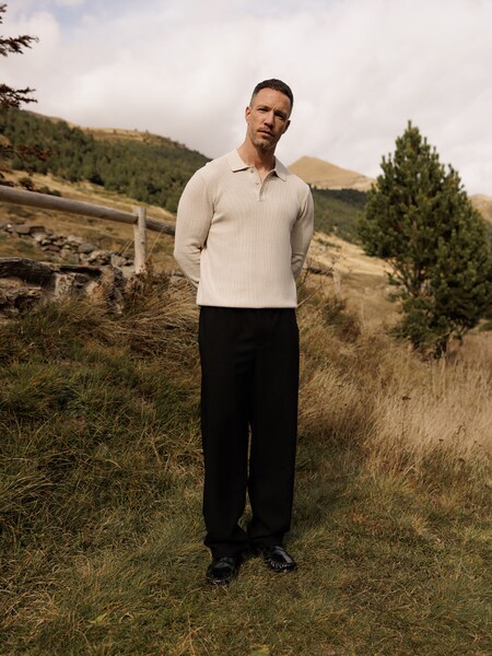 James - Clean Knit Zip-up Look