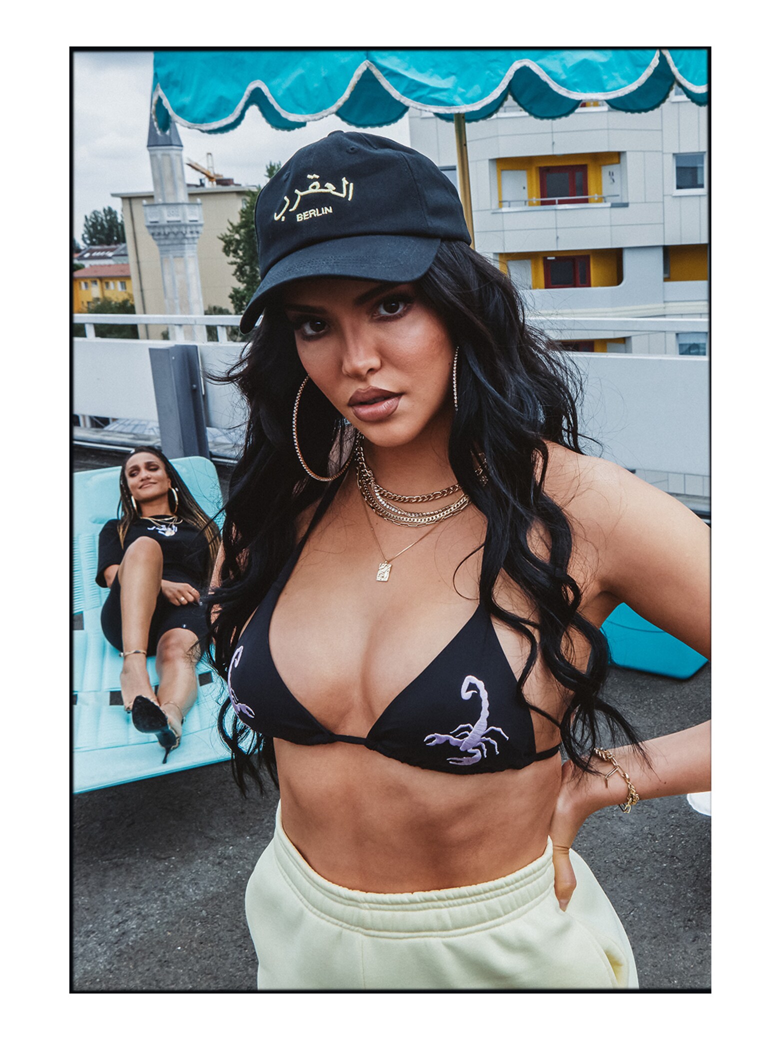 VIERVIER SS21 JUJU eksklusiivselt ABOUT YOU'le