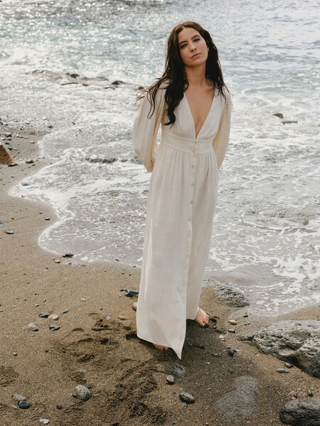 Chryssanthi - White Boho Dress Look