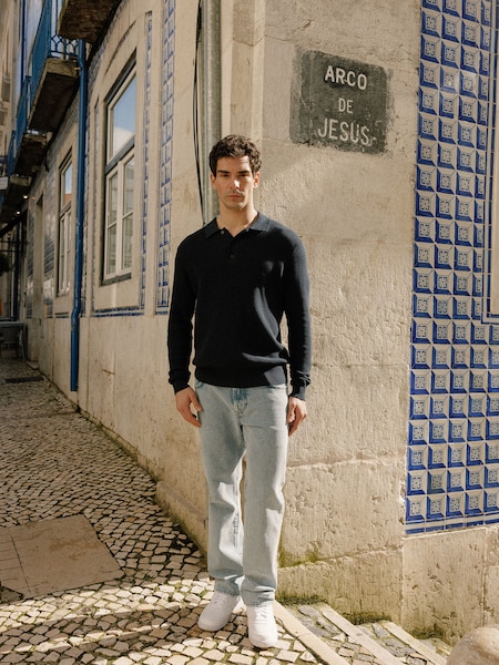 Antonio - Black Sweater Look