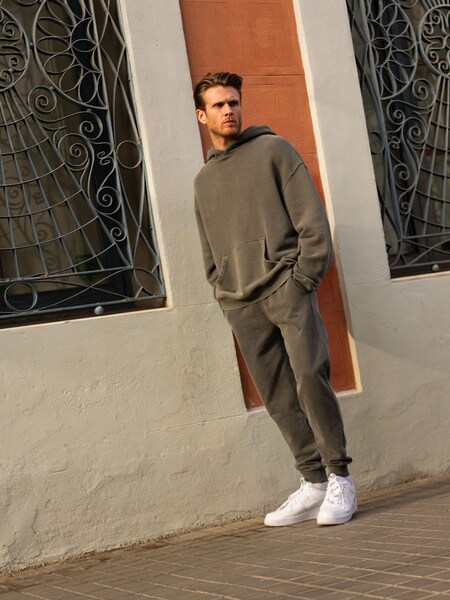 James B. - Anthracite Sweat Combo Look by DAN FOX APPAREL