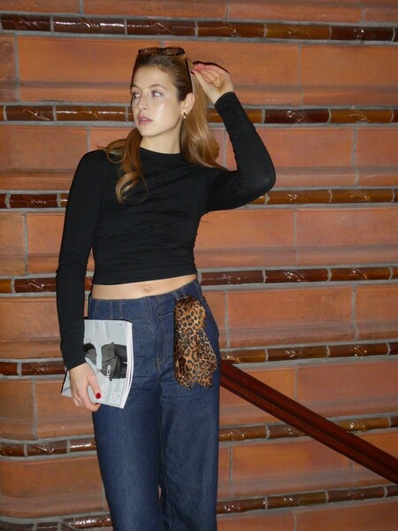 Ella - Black Blouse And Jeans Look