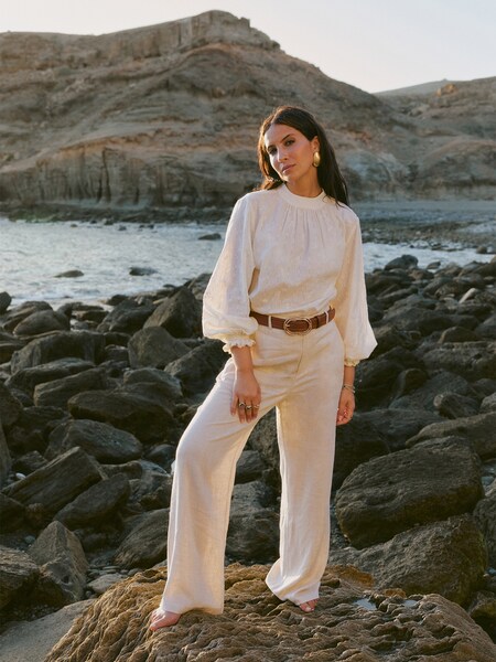 Chryssanthi - Monochromatic Coastal Cream Look