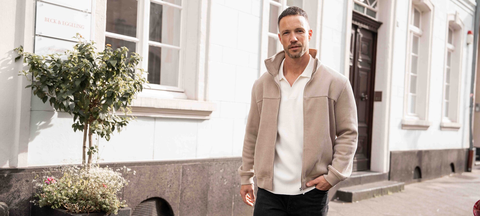 Požiūris į miestą Dan Fox Apparel