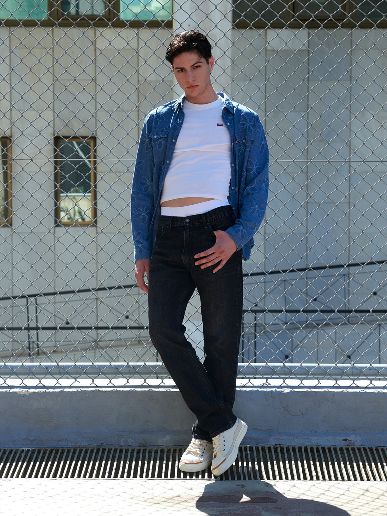 Exklusive Levi's® Looks Rebellion for Peace