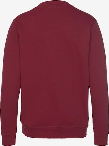 Man's World Sweatshirt in Rot