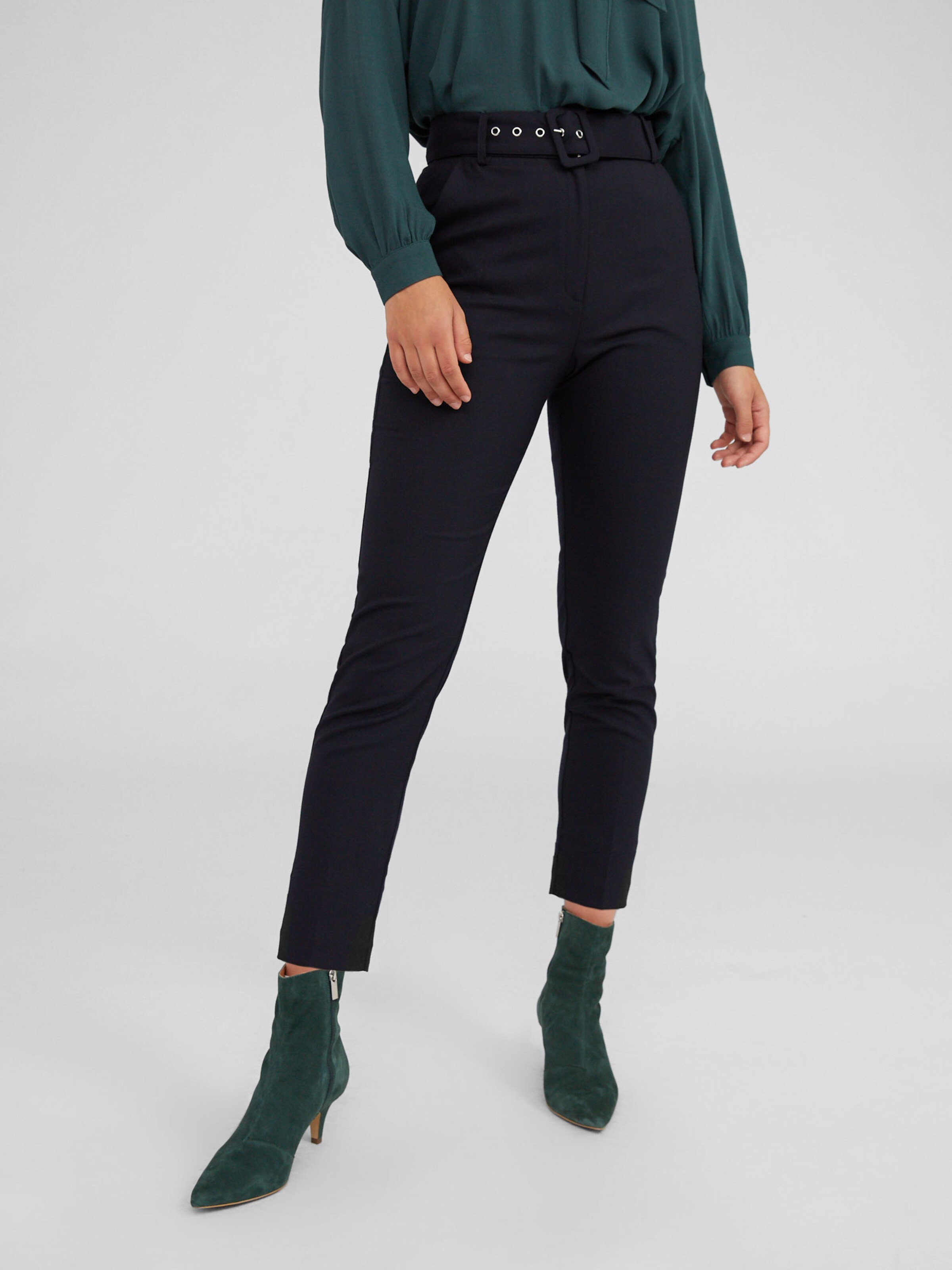 Pantaloni 'Barbara' EDITED pe albastru noapte: Privire frontală