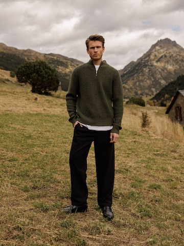 Earthy Knit Outdoor Look