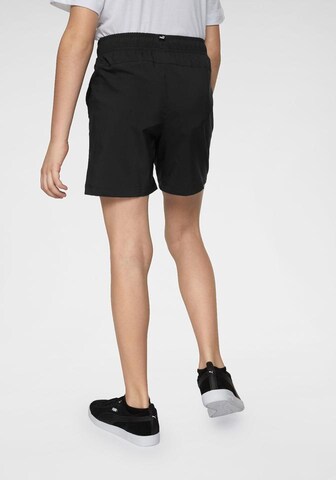 PUMA Regular Sportshorts in Schwarz