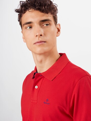 Coupe regular T-Shirt GANT en rouge
