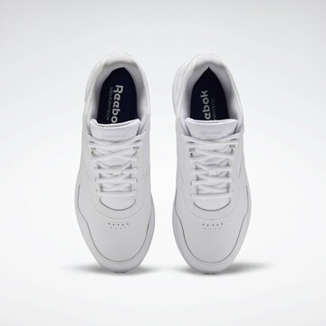 Baskets basses 'Walk Ultra 7 DMX Max' Reebok en blanc