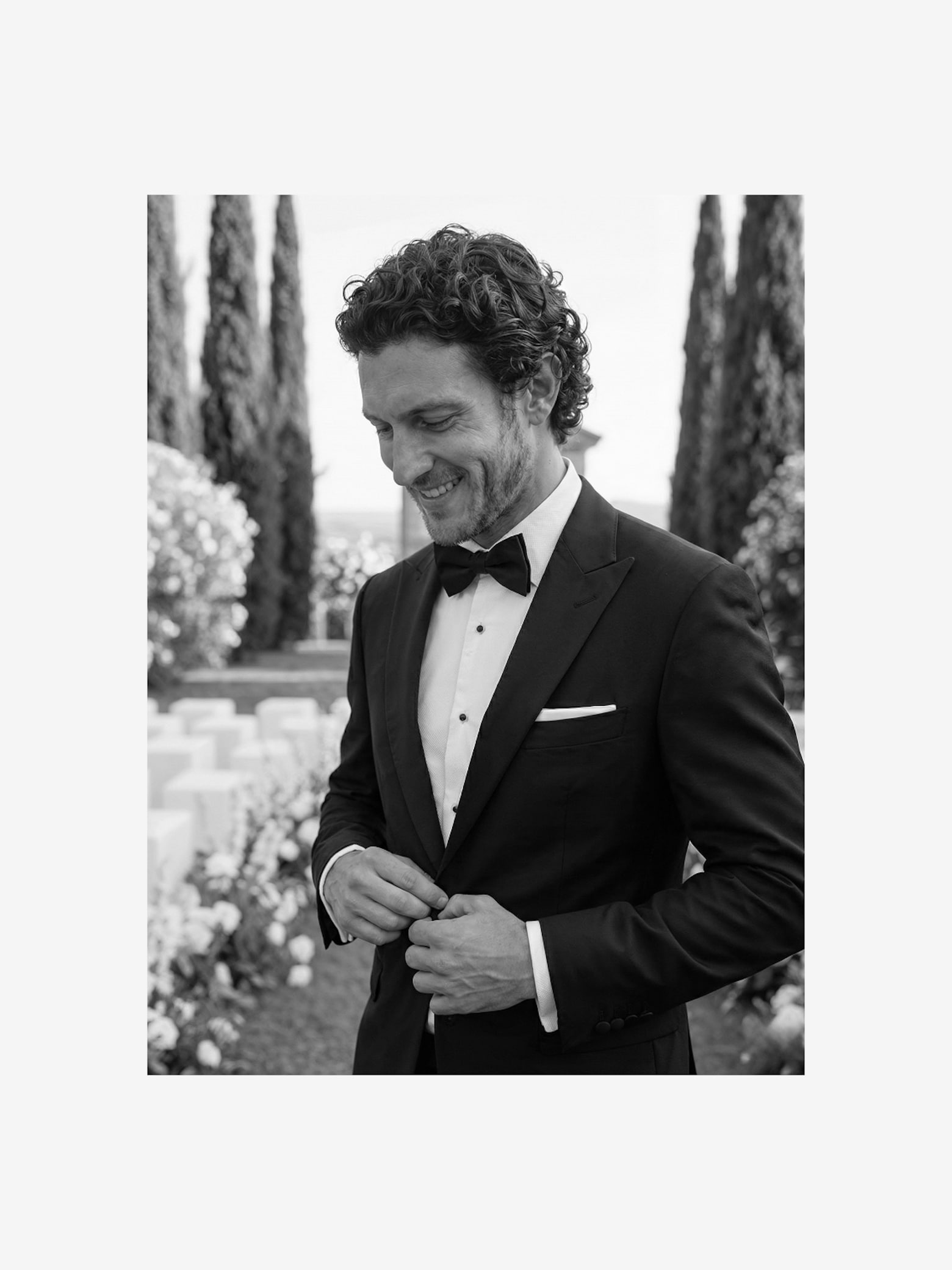 Begalinė elegancija tavo gražiausiai dienai Black tie įvaizdžiai jaunikiui