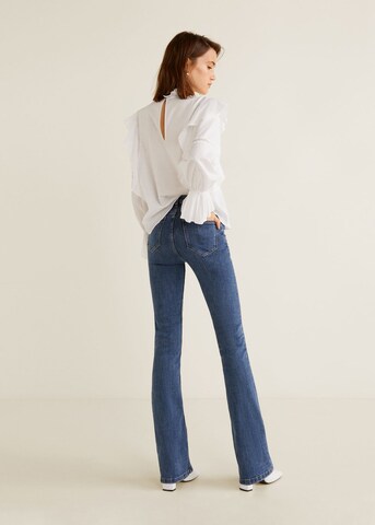 MANGO Flared Jeans 'Flare' in Blau