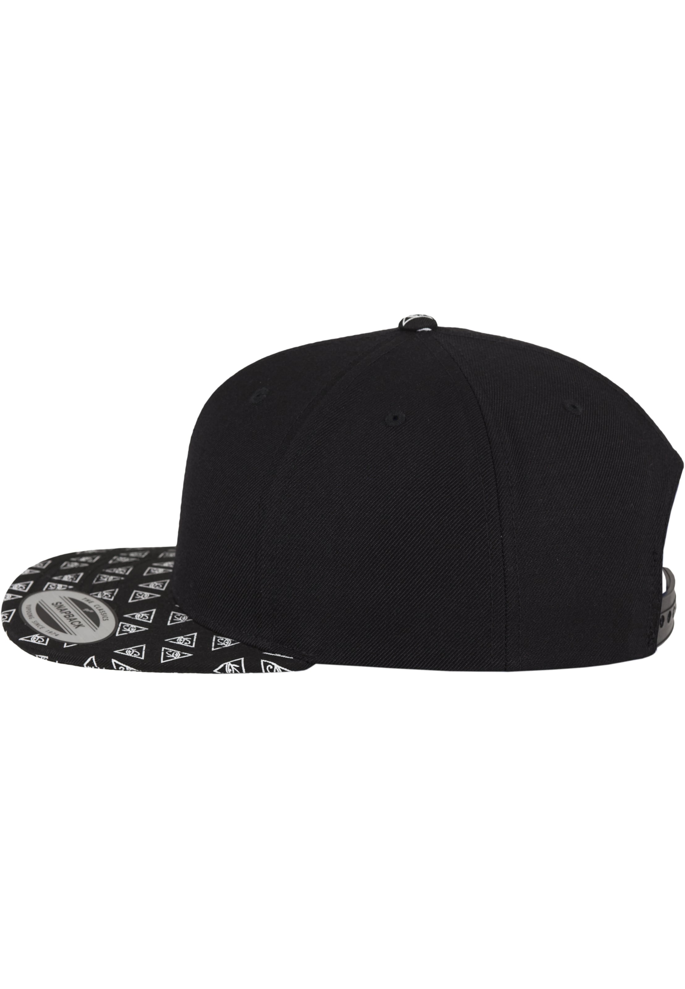 Cappello da baseball 'Horus Eye' di Flexfit in nero