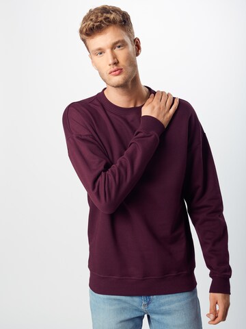 Urban Classics Sweatshirt in Red